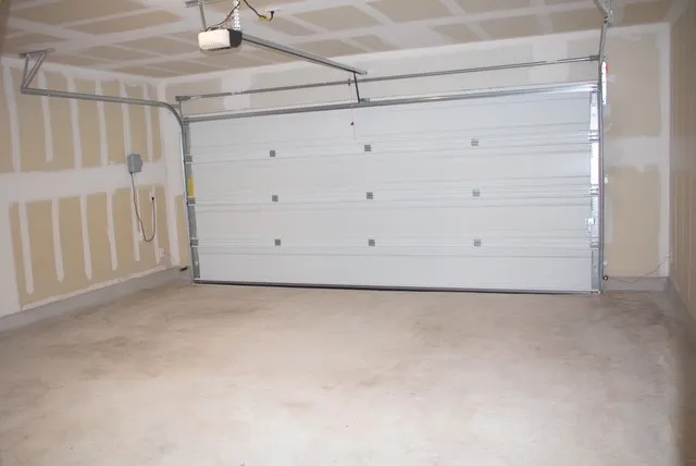 $2,400 | 203 Donnington Drive, Hutto, TX 78634