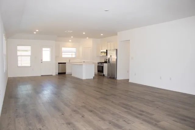 $2,400 | 203 Donnington Drive, Hutto, TX 78634