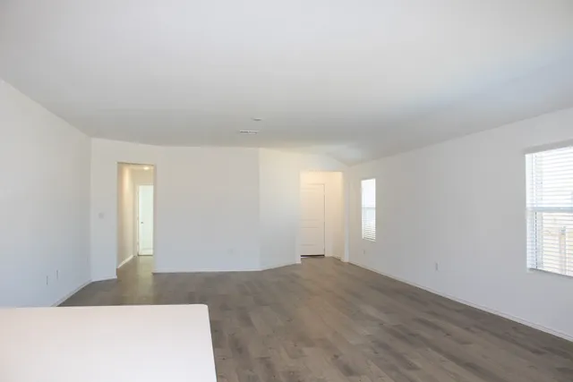 $2,400 | 203 Donnington Drive, Hutto, TX 78634