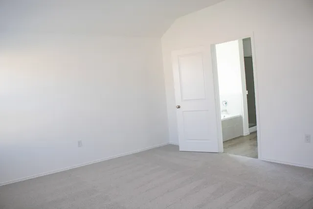 $2,400 | 203 Donnington Drive, Hutto, TX 78634