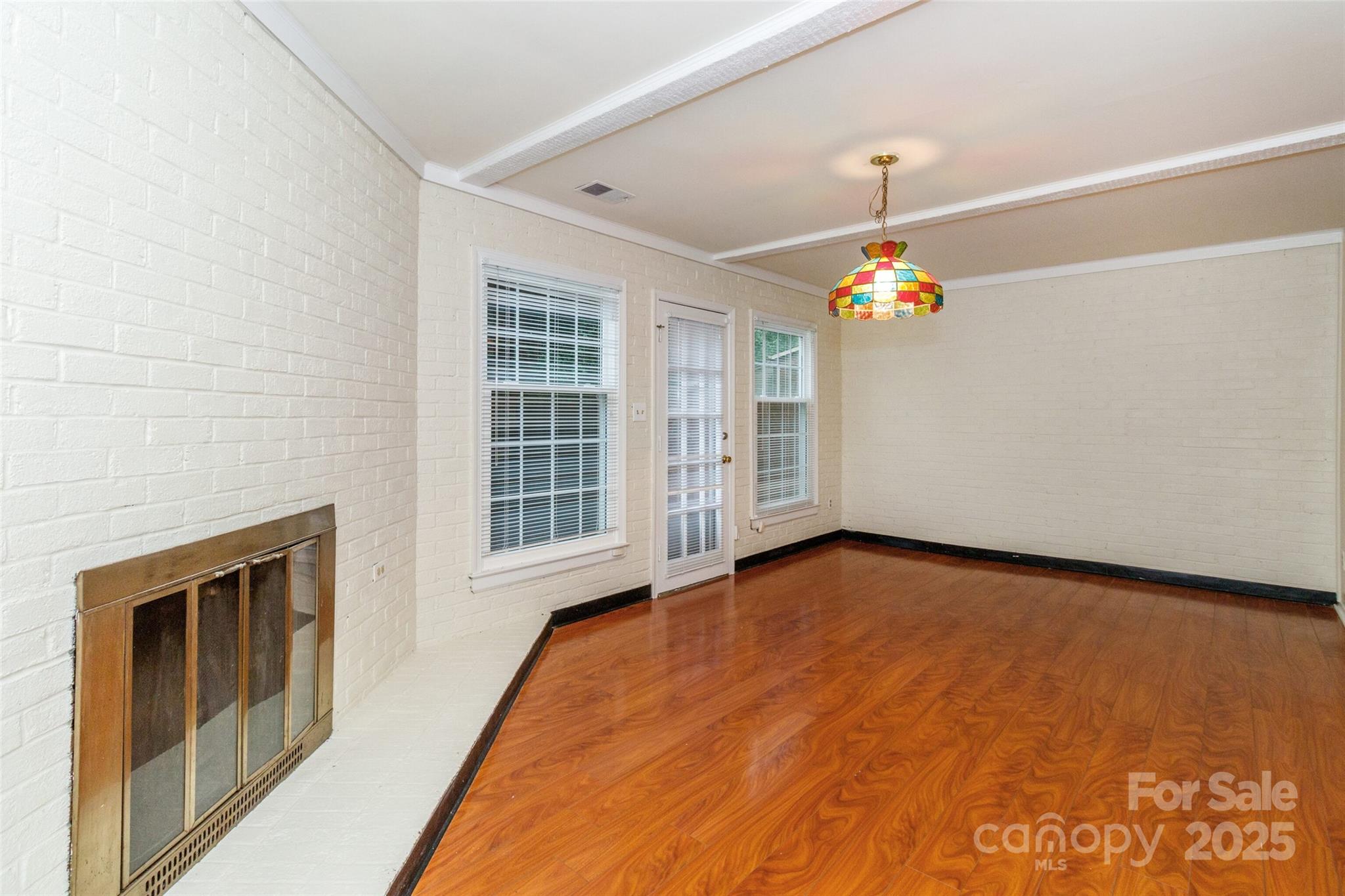 8300 Knights Bridge Road Charlotte, NC 28210 - Photo 33 of 47 a view of an empty room with a window