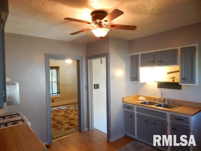 1008 Springfield Road East Peoria, IL 61611 - Photo 9 of 15
