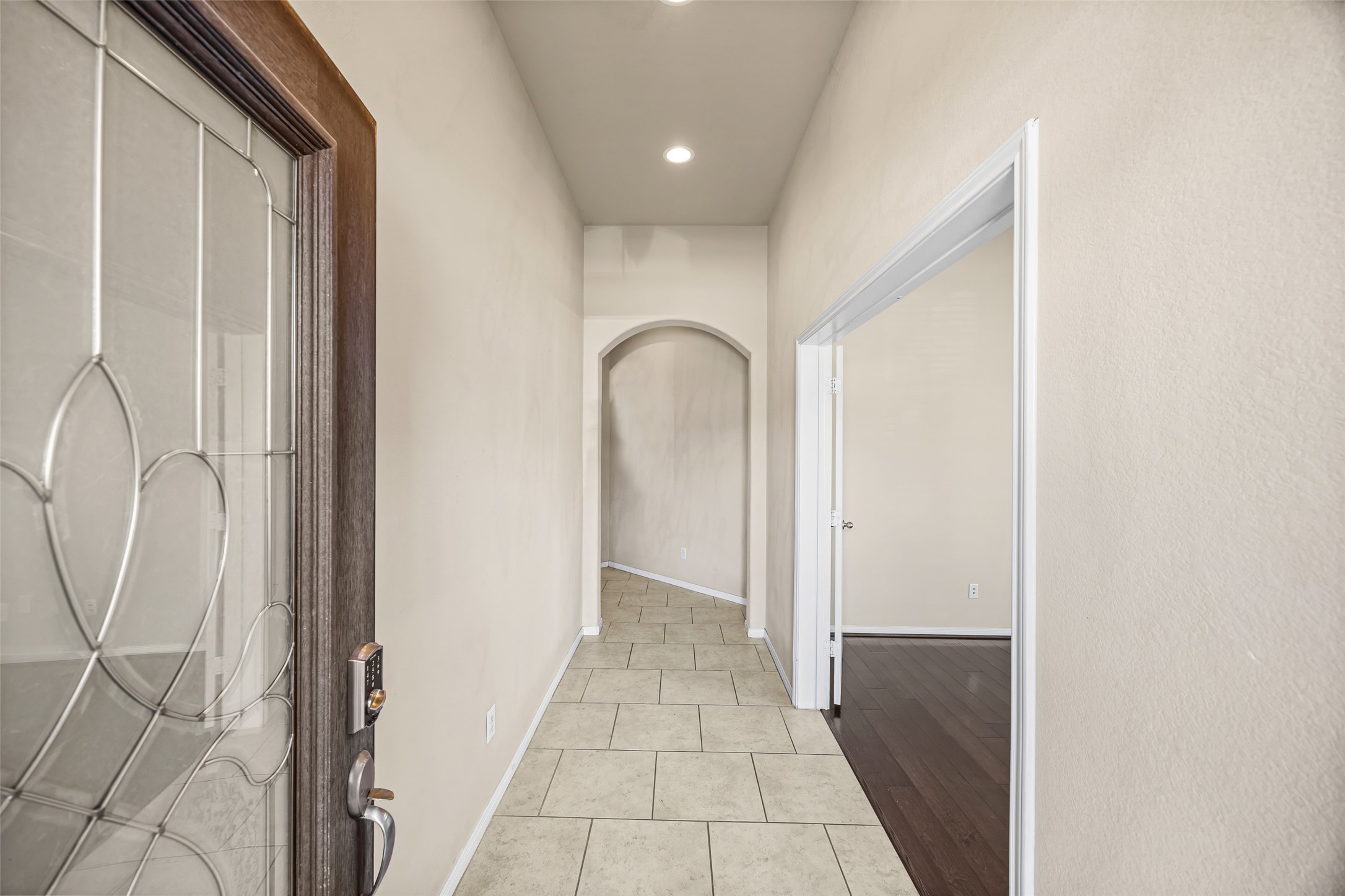 5615 Glenfield Spring Lane Spring, TX 77389 - Photo 5 of 28 a view of a hallway