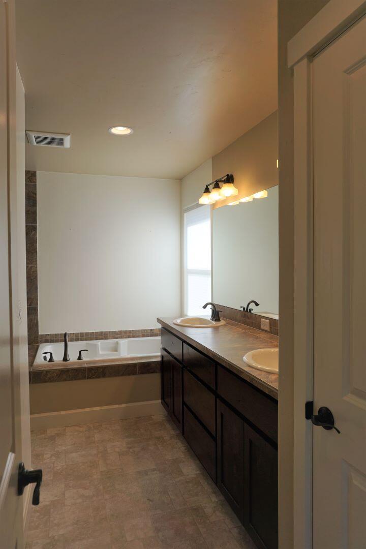 62535 Eagle Road Bend, OR 97701 - Photo 20 of 55 DSC01283