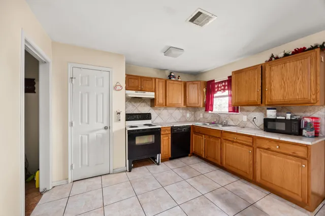 $135,000 | 1610 St Barbe Street, Hempstead, TX 77445