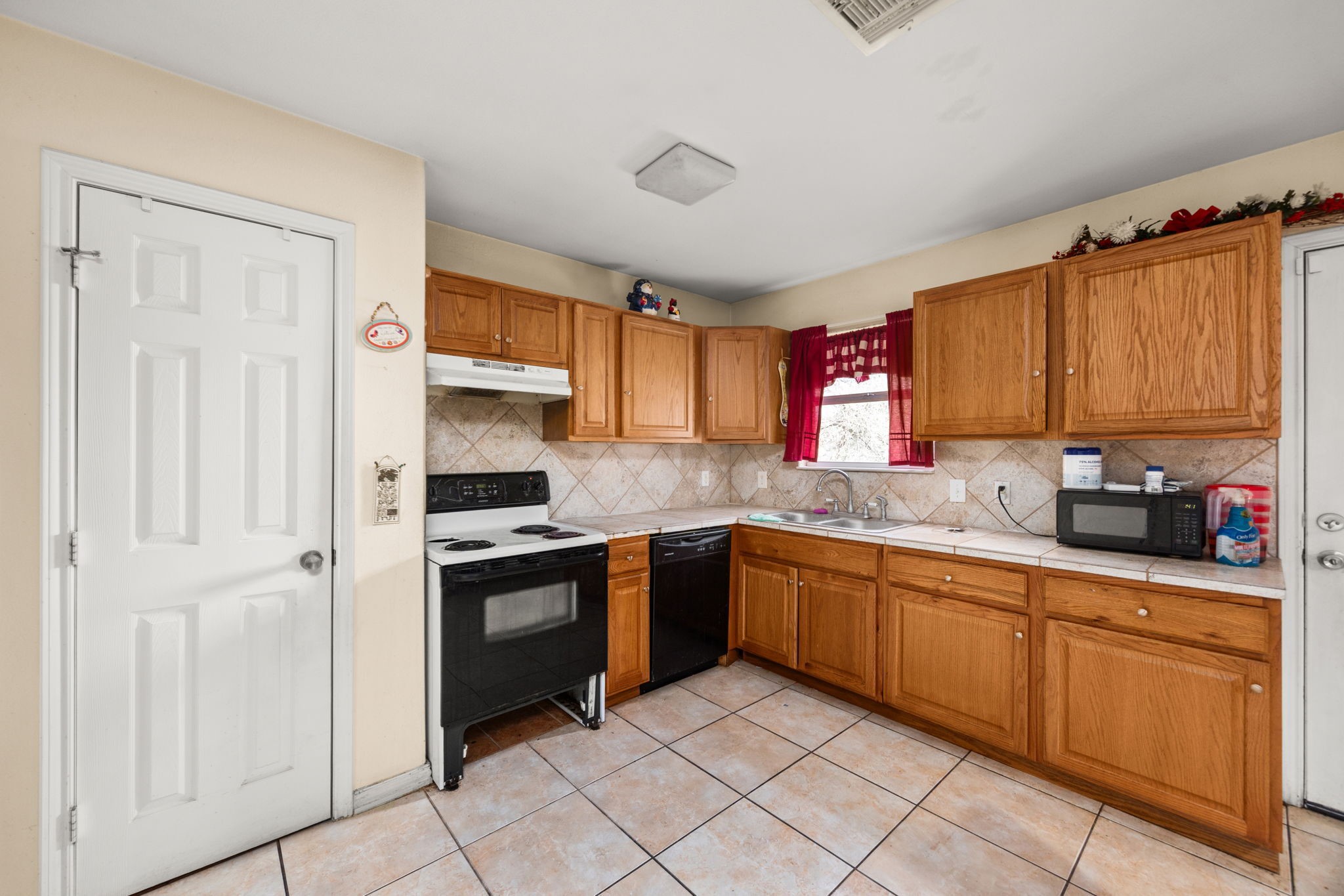 1610 St Barbe Street Hempstead, TX 77445 - Photo 9 of 20