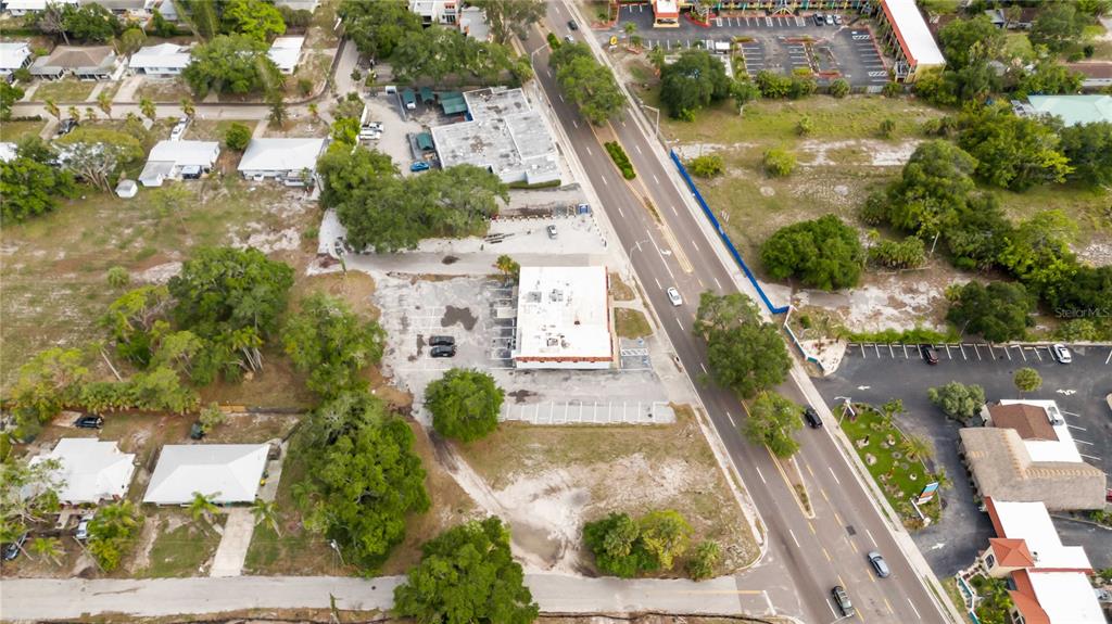 960 46th Street Sarasota, FL 34234 - Photo 16 of 19 a view of a yard with plants