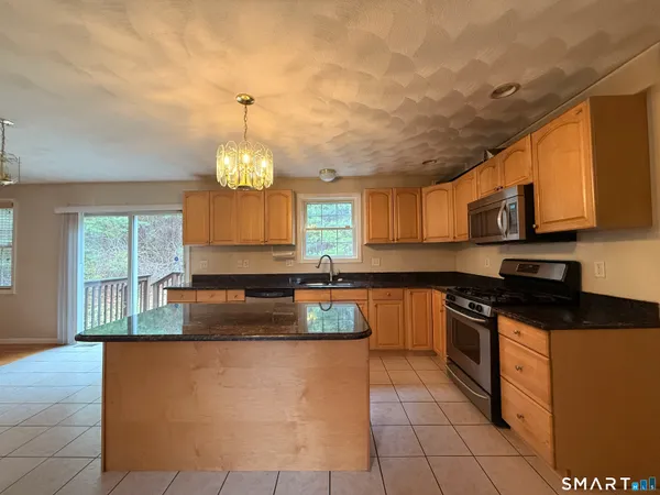 $659,900 | 15 Salmon Drive, Brooklyn, CT 06234