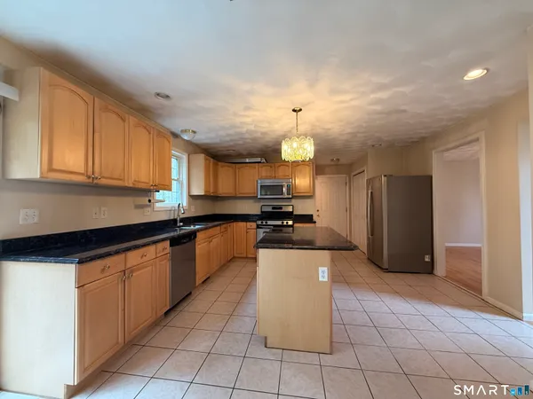 $659,900 | 15 Salmon Drive, Brooklyn, CT 06234