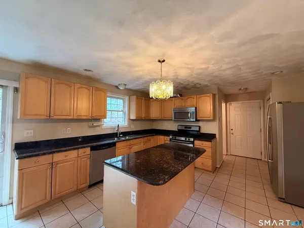 $659,900 | 15 Salmon Drive, Brooklyn, CT 06234