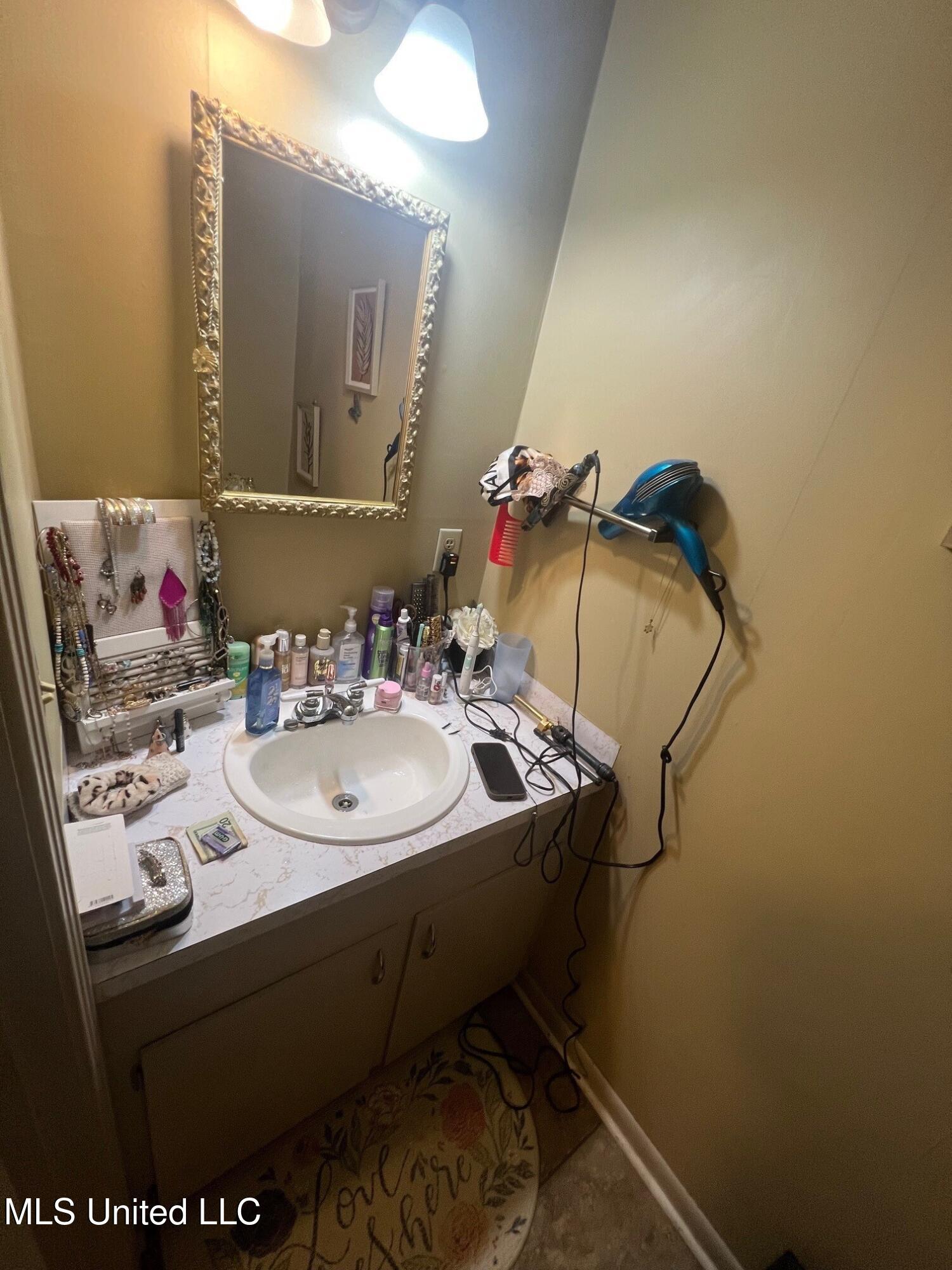 8 Pecan Drive Cleveland, MS 38732 - Photo 9 of 17 Half Bath 2