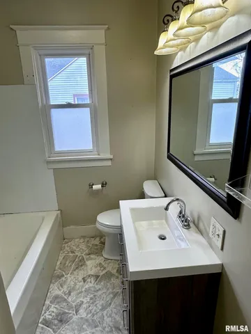 $104,900 | 1612 South East Street, Jacksonville, IL 62650