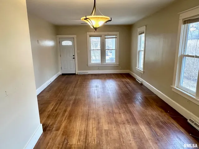 $104,900 | 1612 South East Street, Jacksonville, IL 62650