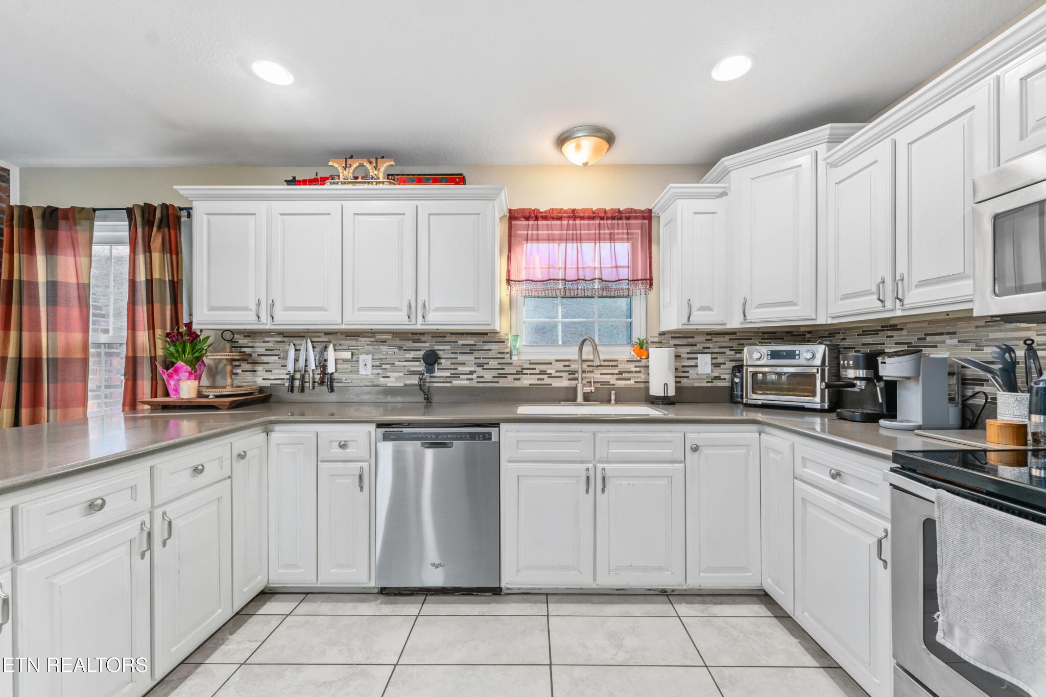 743 Laurel Road Clinton, TN 37716 - Photo 8 of 27