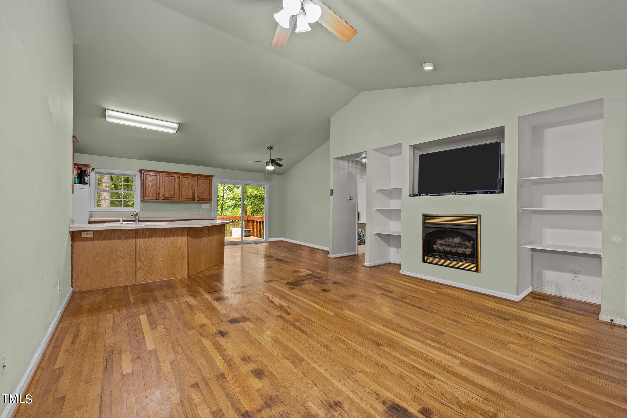1825 Daniels Farm Road Mebane, NC 27302 - Photo 7 of 31 Living room 3