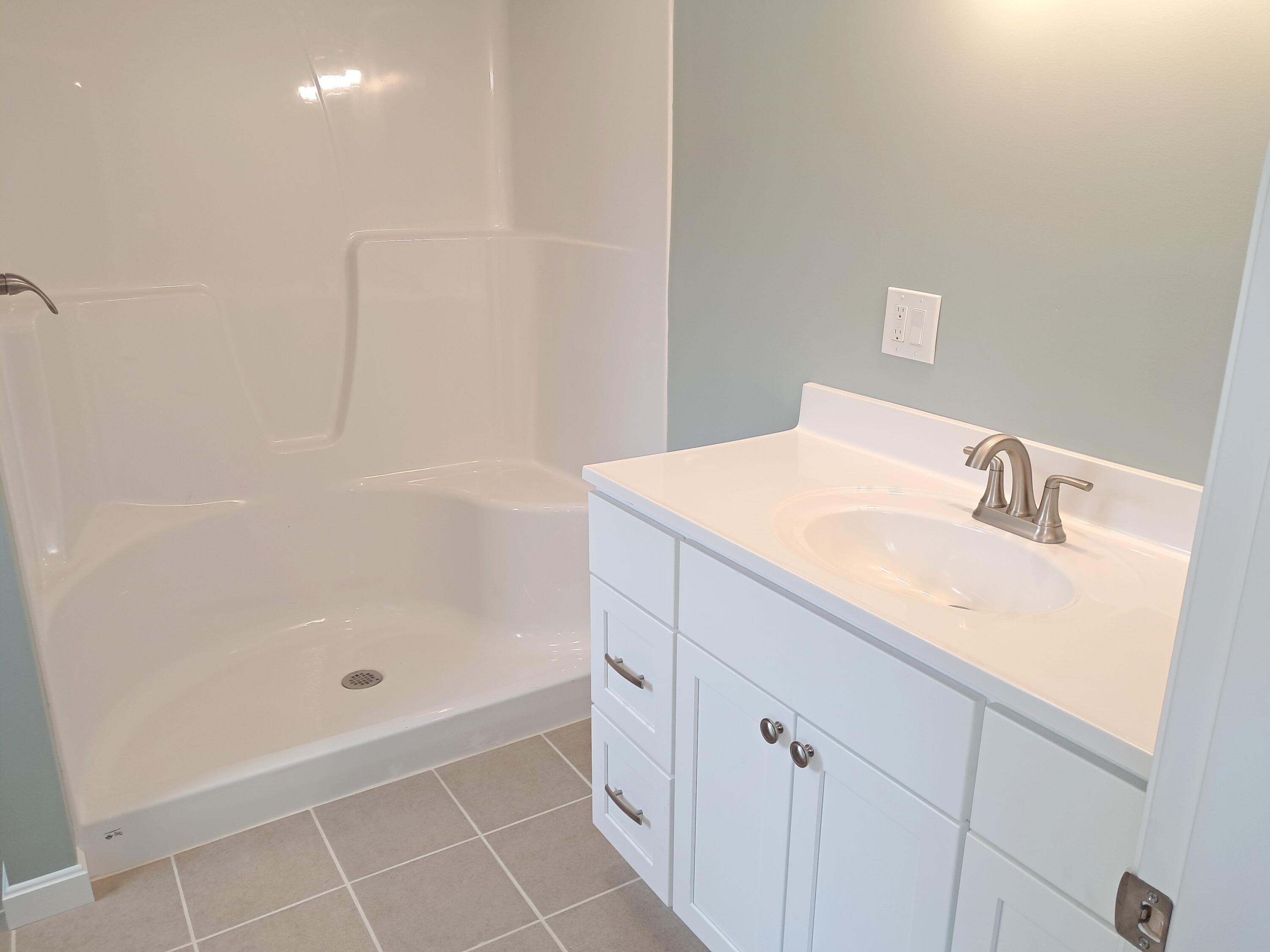 632 Hudson Hill Road Hudson, ME 04449 - Photo 12 of 14 Primary bath