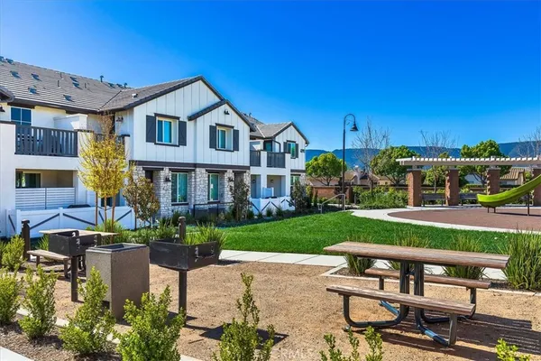 $508,999 | 41976 Isadora Street, Unit 902, Murrieta, CA 92562