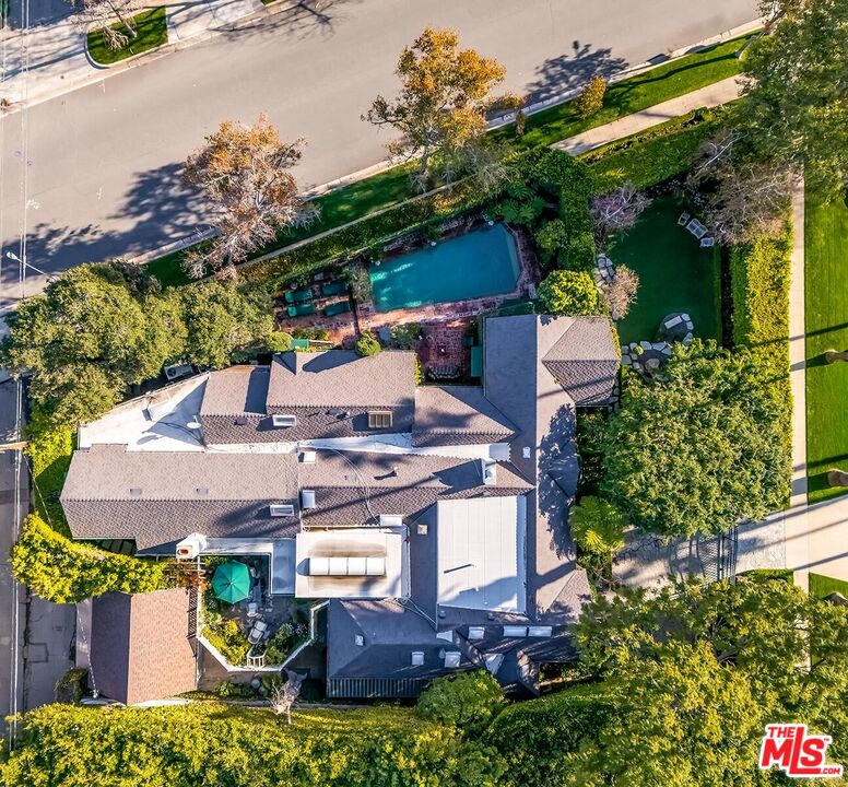 602 Foothill Road Beverly Hills, CA 90210 - Photo 25 of 25