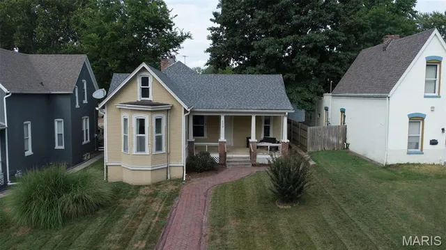 $155,000 | 132 North Pennsylvania Avenue, Belleville, IL 62220