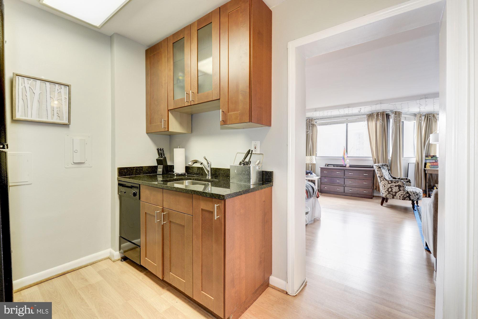 922 24th Street Northwest, Unit 719 Washington, DC 20037 - Photo 6 of 25 Kitchen