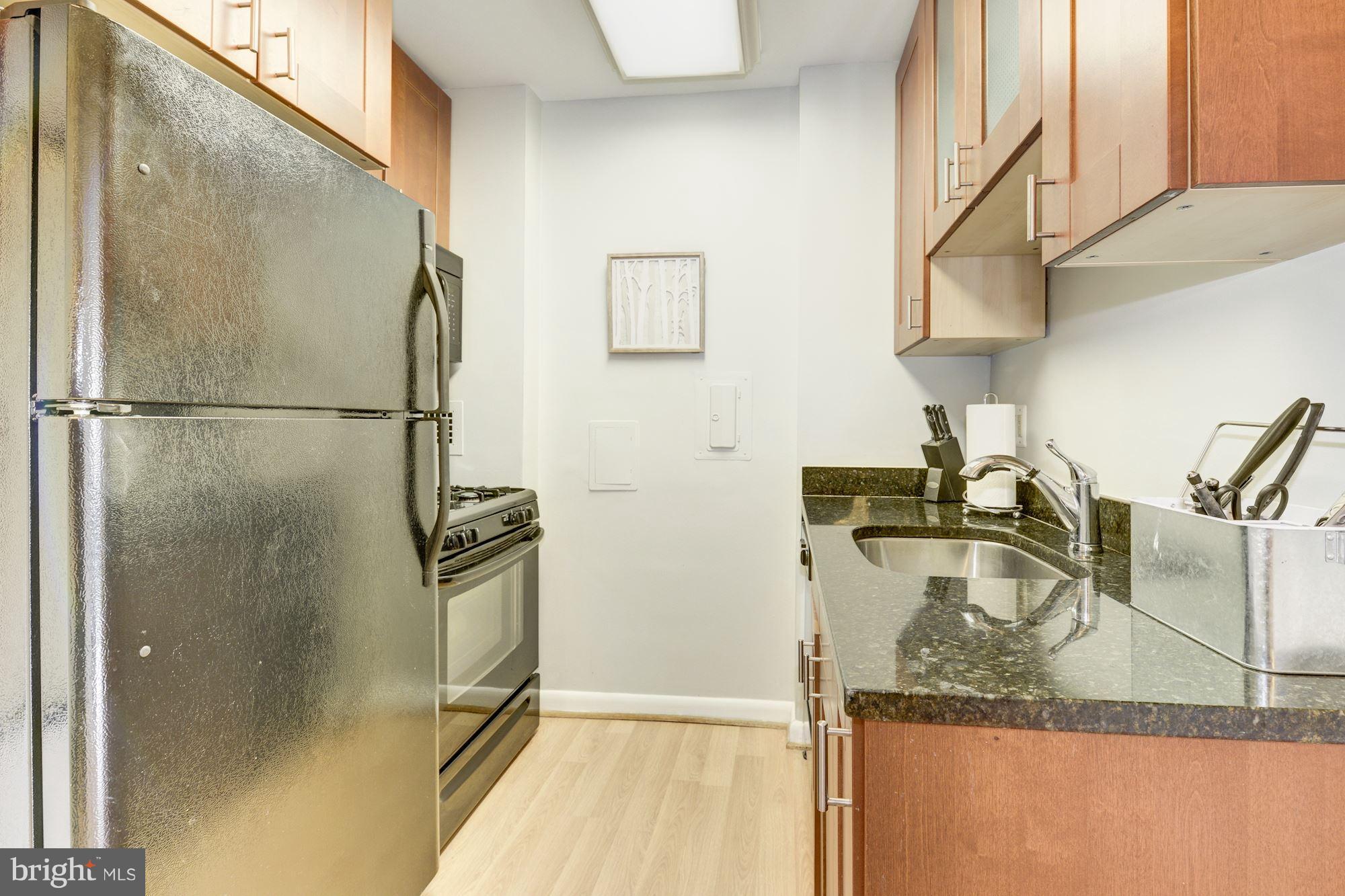 922 24th Street Northwest, Unit 719 Washington, DC 20037 - Photo 7 of 25 Kitchen