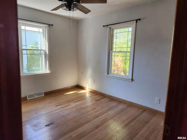 $115,000 | 510 North Main Street, Woodlawn, IL 62898