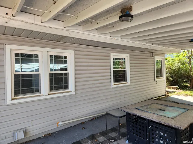 $115,000 | 510 North Main Street, Woodlawn, IL 62898