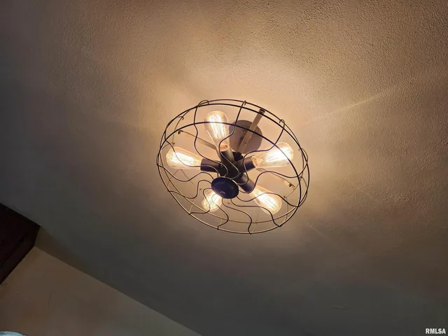 $115,000 | 510 North Main Street, Woodlawn, IL 62898