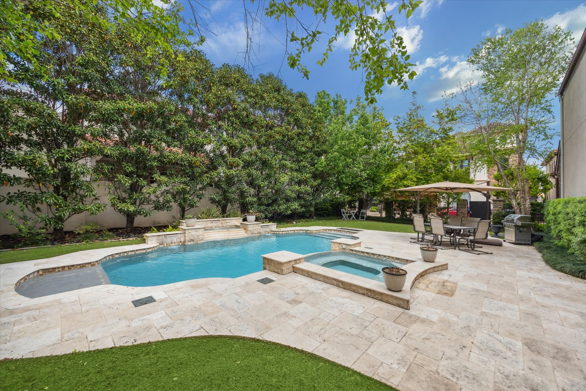 1110 Longmont Pl Court Houston, TX 77056 - Photo 33 of 35