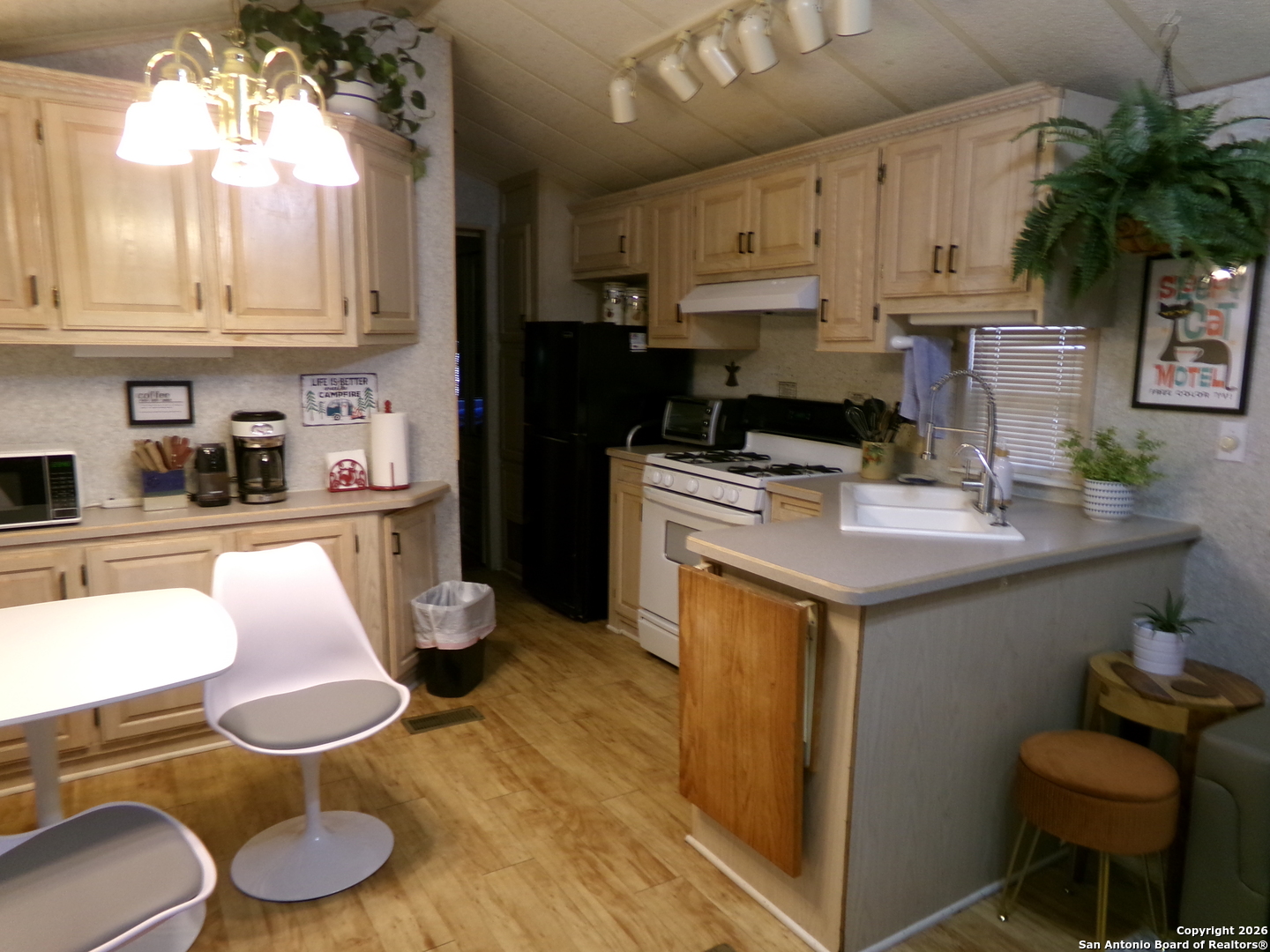 2362 Timbercreek Road Pipe Creek, TX 78063 - Photo 2 of 31