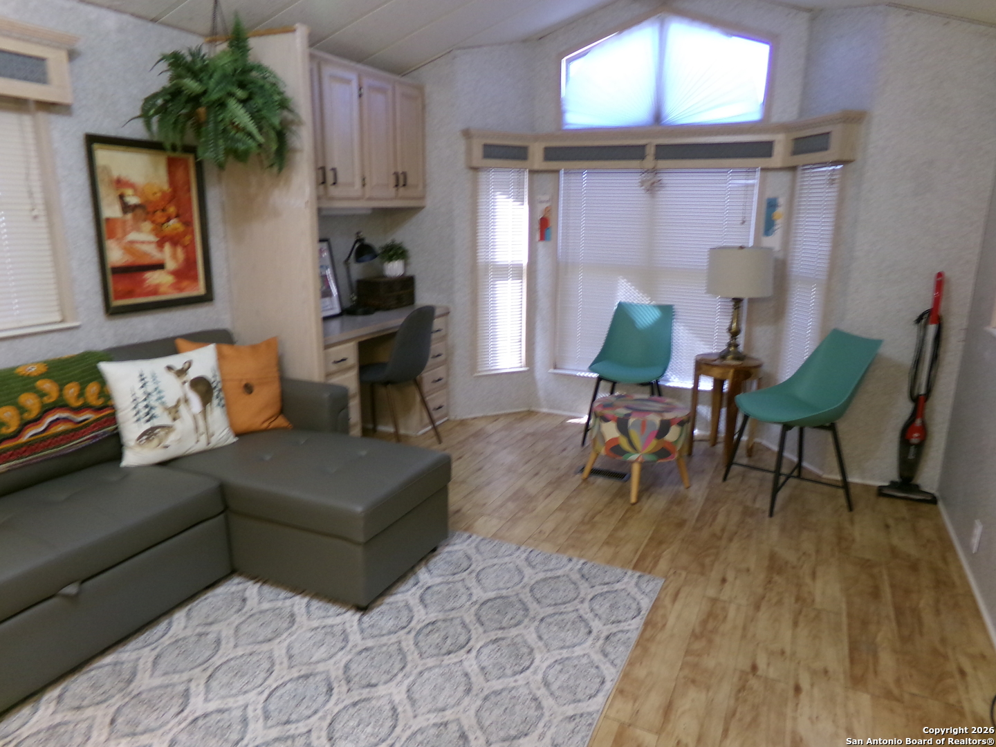 2362 Timbercreek Road Pipe Creek, TX 78063 - Photo 4 of 31