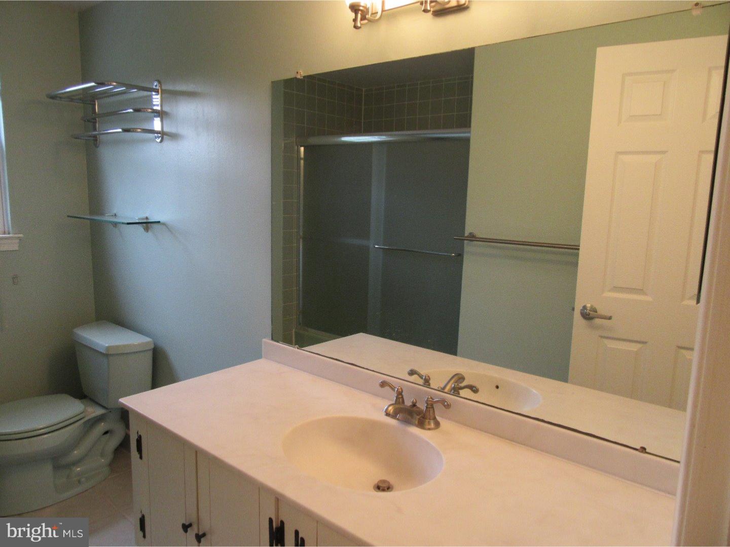 112 Greenbriar Road Delran, NJ 08075 - Photo 12 of 17 Gallery Image 12
