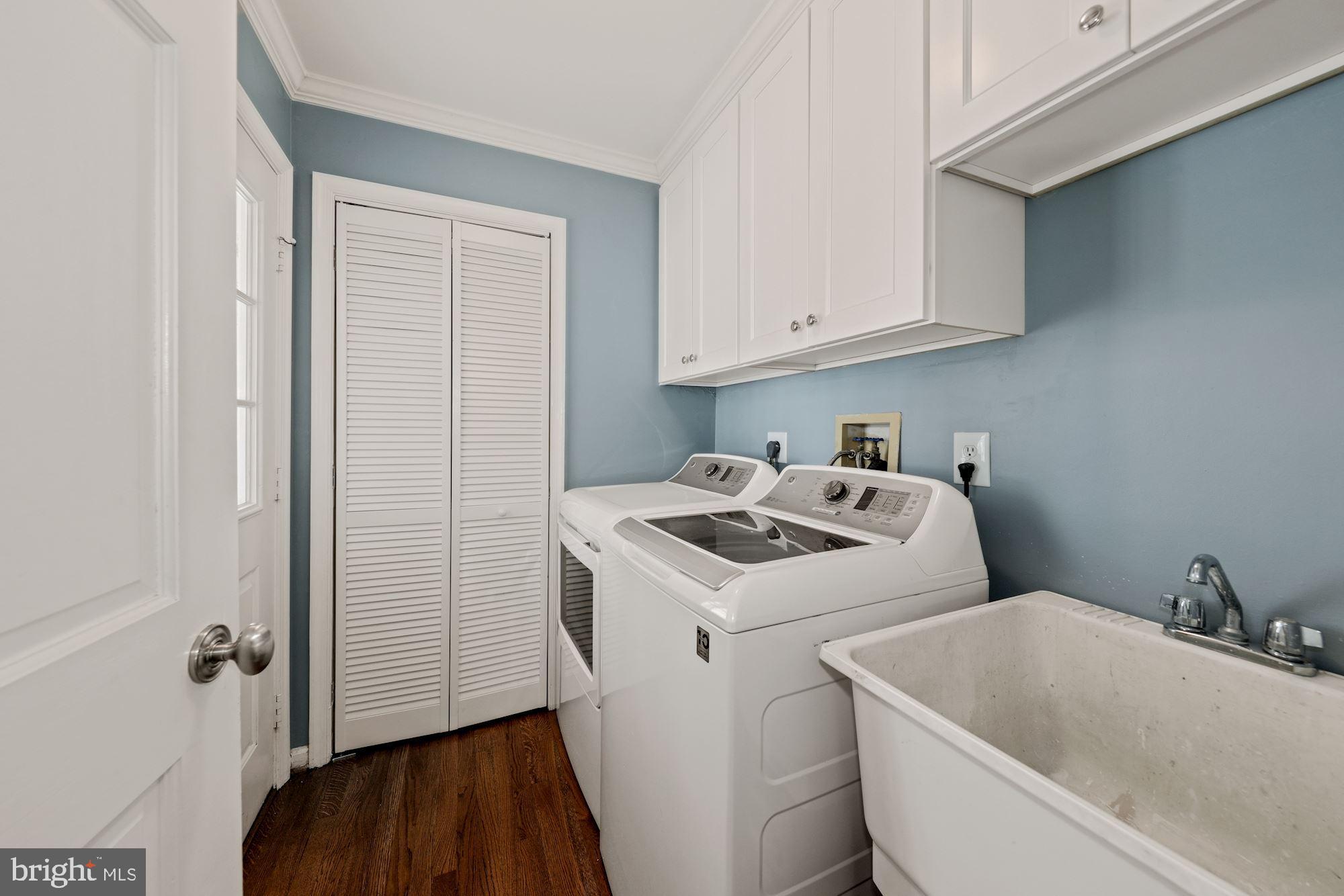 203 Tschiffely Square Road Gaithersburg, MD 20878 - Photo 11 of 38 Main level laundry/mud room w/lots of storage