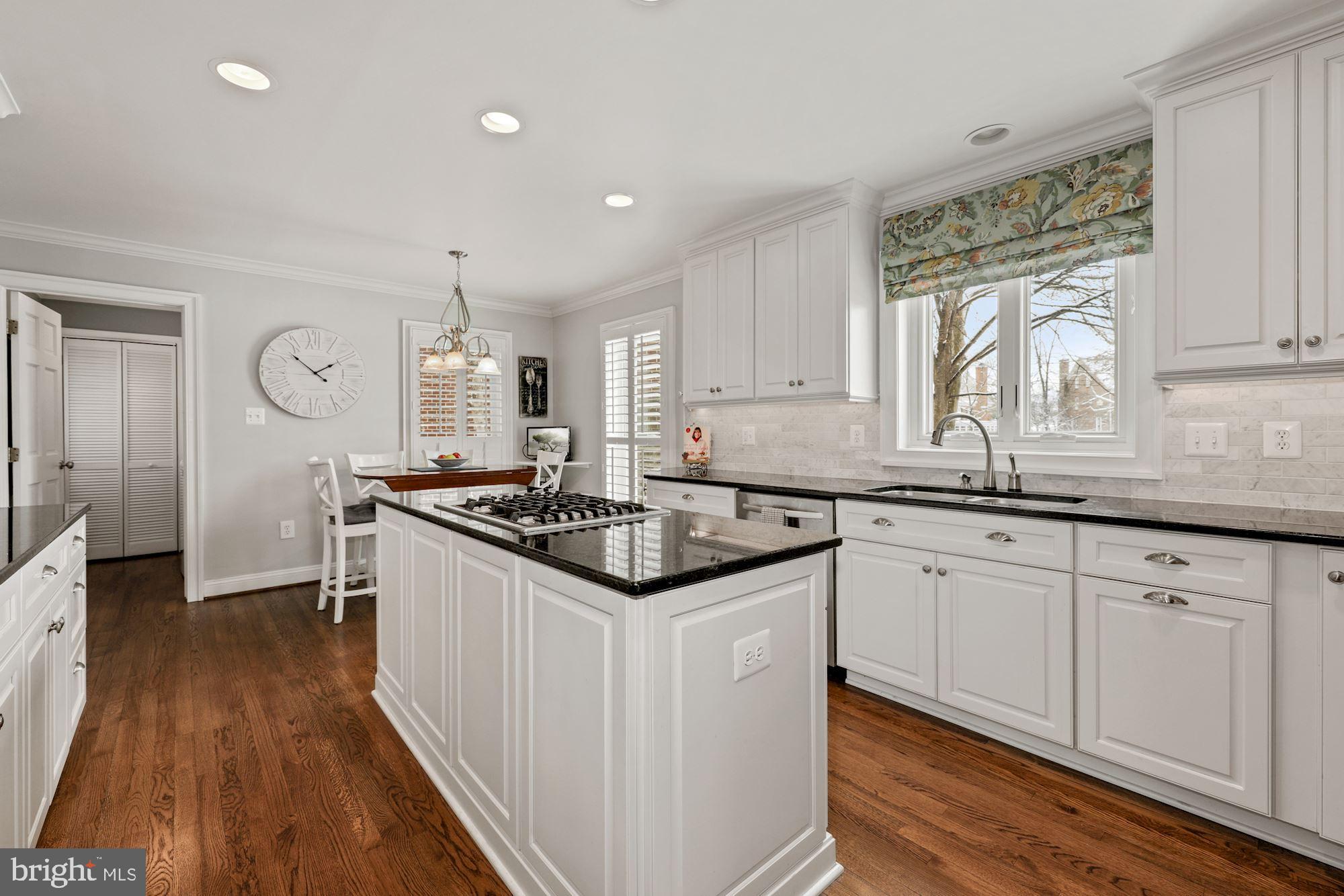 203 Tschiffely Square Road Gaithersburg, MD 20878 - Photo 14 of 38 Recent custom cabinets w/soft close & glass panels