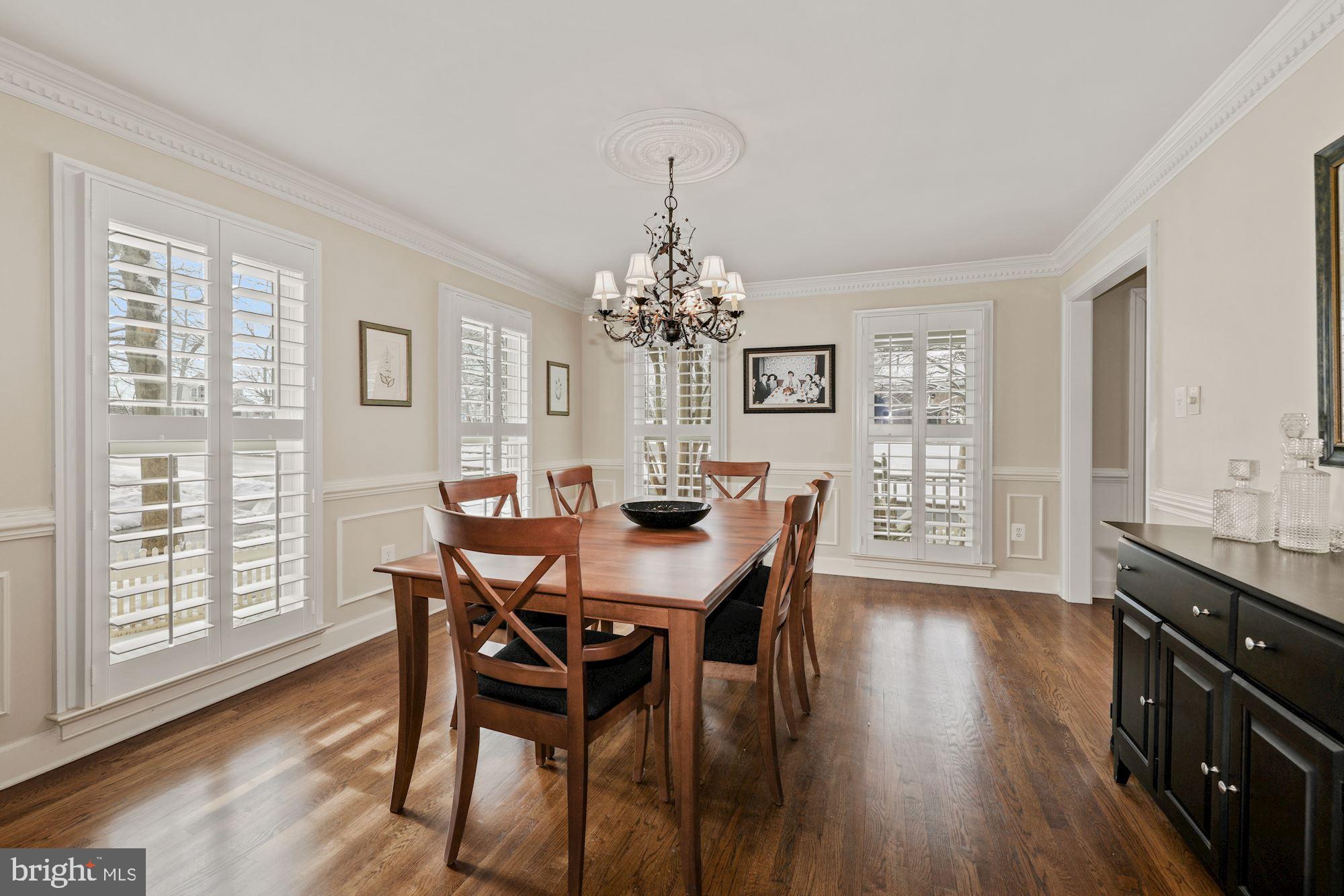 203 Tschiffely Square Road Gaithersburg, MD 20878 - Photo 15 of 38 Formal dining room w/extensive moldings & HW