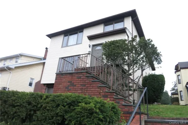 $3,800 | 25 Acacia Terrace, Unit 1, New Rochelle, NY 10805