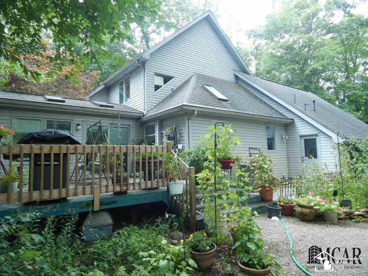 11916 Douglas Road Temperance, MI 48182 - Photo 2 of 23