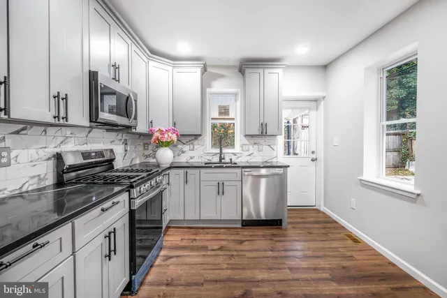 $380,000 | 515 Delamore Place, Wilmington, DE 19805