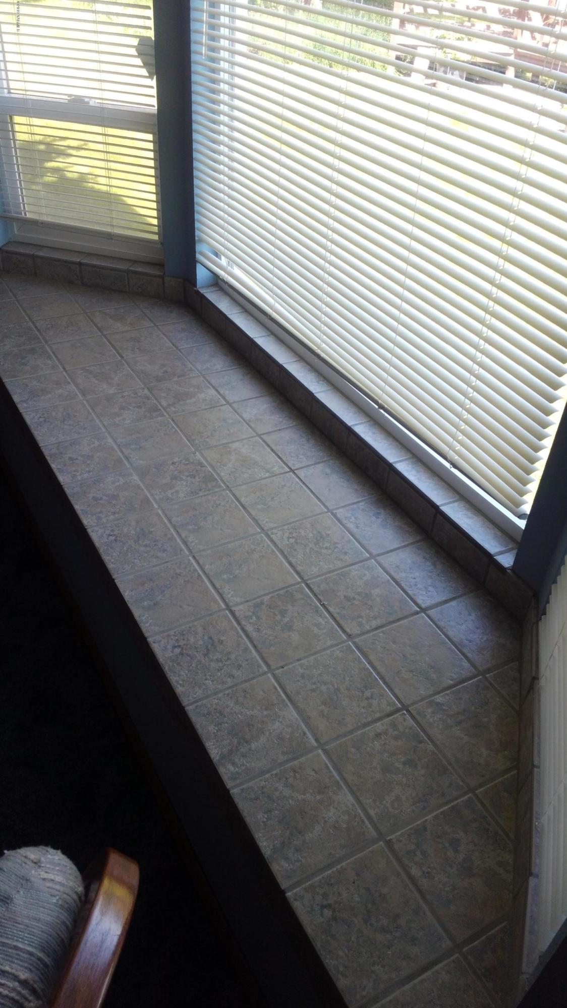 10043 Fort Road Wapato, WA 98951 - Photo 38 of 64 a view of a room with a window