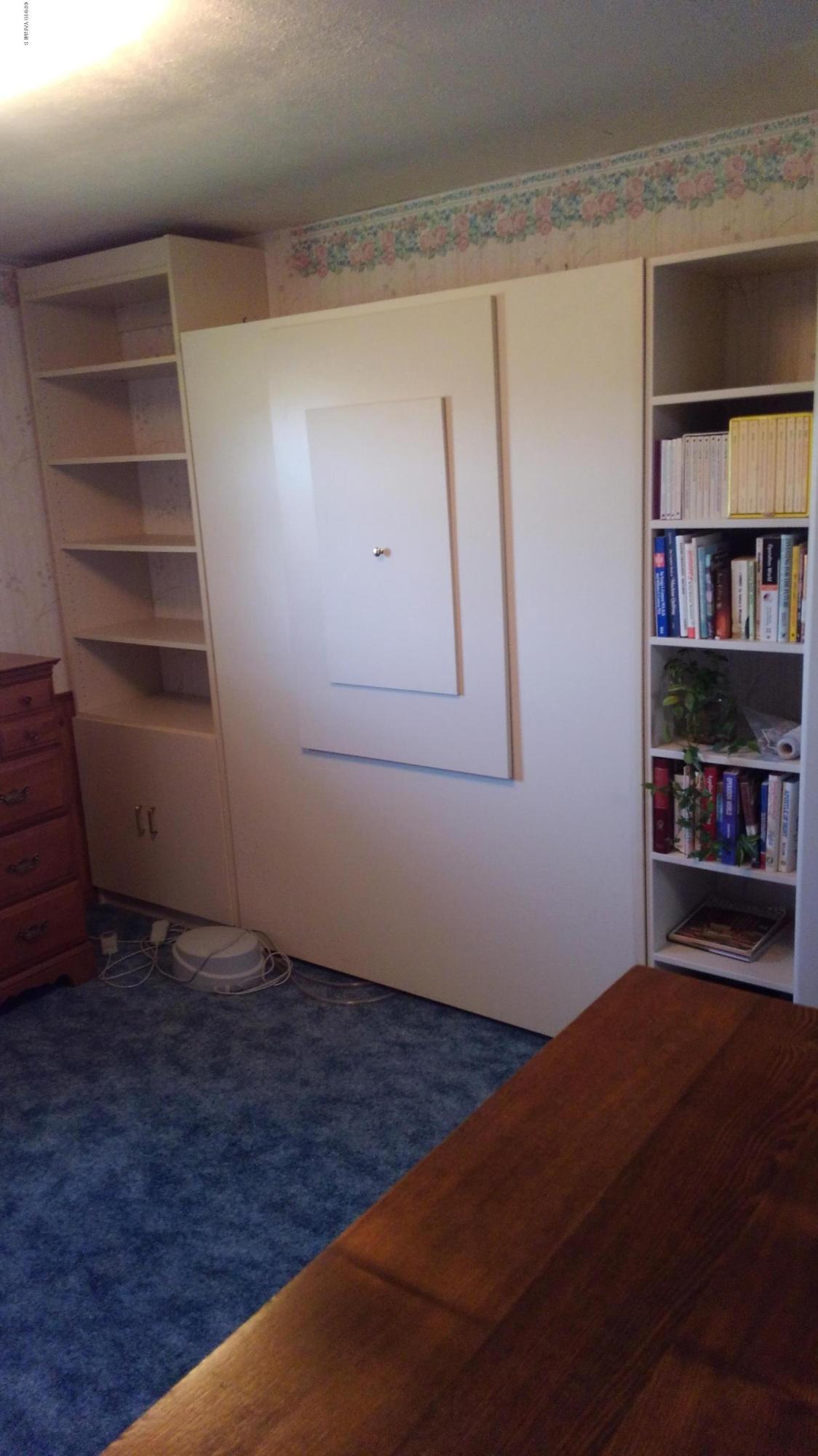 10043 Fort Road Wapato, WA 98951 - Photo 39 of 64 14-Murphy Bed in Bedroom #2