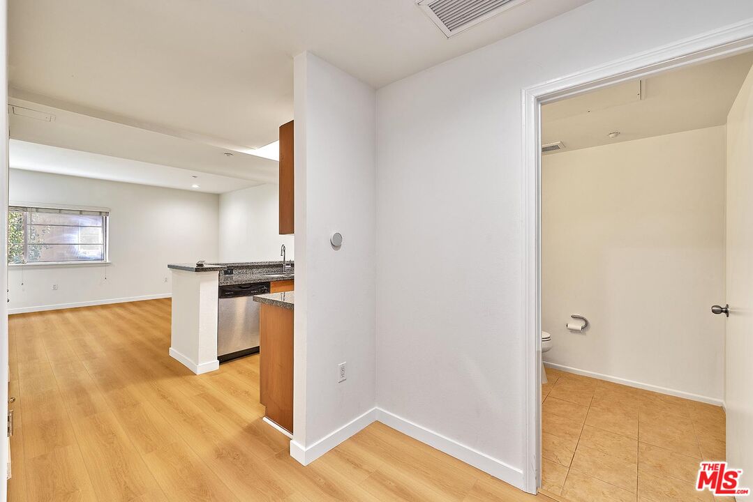 2864 Sunset Place, Unit 203 Los Angeles, CA 90005 - Photo 11 of 26 a view of bathroom