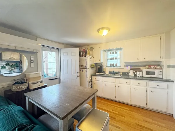 $2,000 | 643 Saratoga Street, Unit 2, Boston, MA 02128