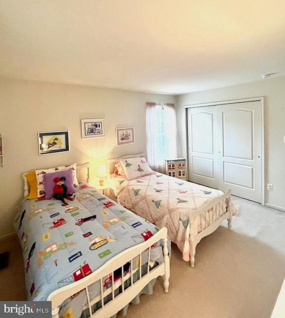 960 Butler Drive Williamstown, NJ 08094 - Photo 22 of 44 a bedroom with two bed and a dresser