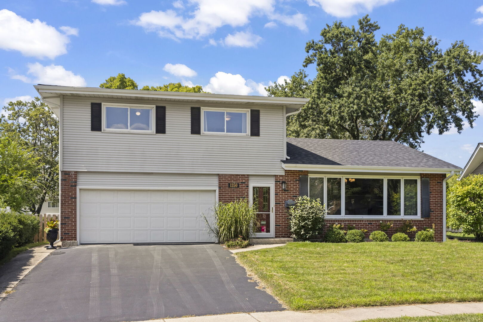 1350 Rebecca Road Lombard, IL 60148 - Photo 1 of 40 Gallery Image 1