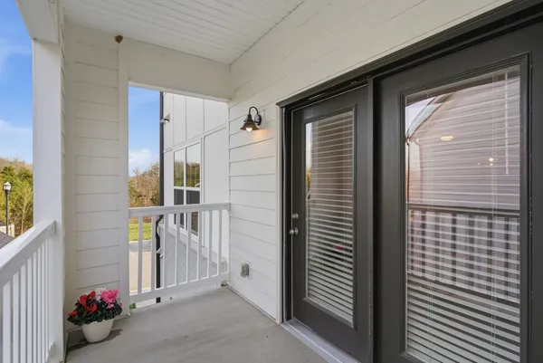 $244,900 | 934 Governors Court, Unit 202, Nashville, TN 37211