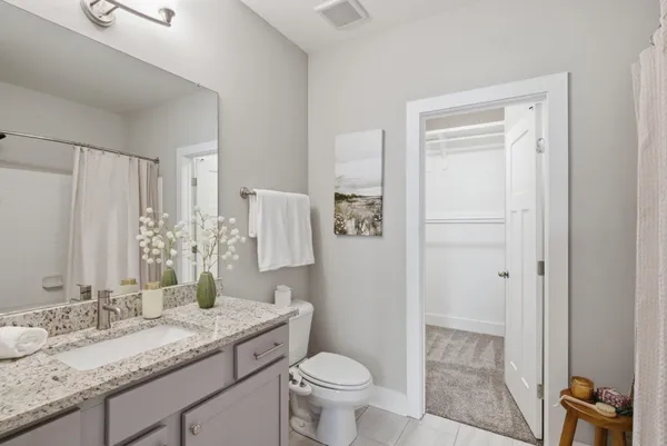 $244,900 | 934 Governors Court, Unit 202, Nashville, TN 37211