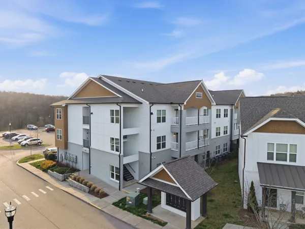$244,900 | 934 Governors Court, Unit 202, Nashville, TN 37211
