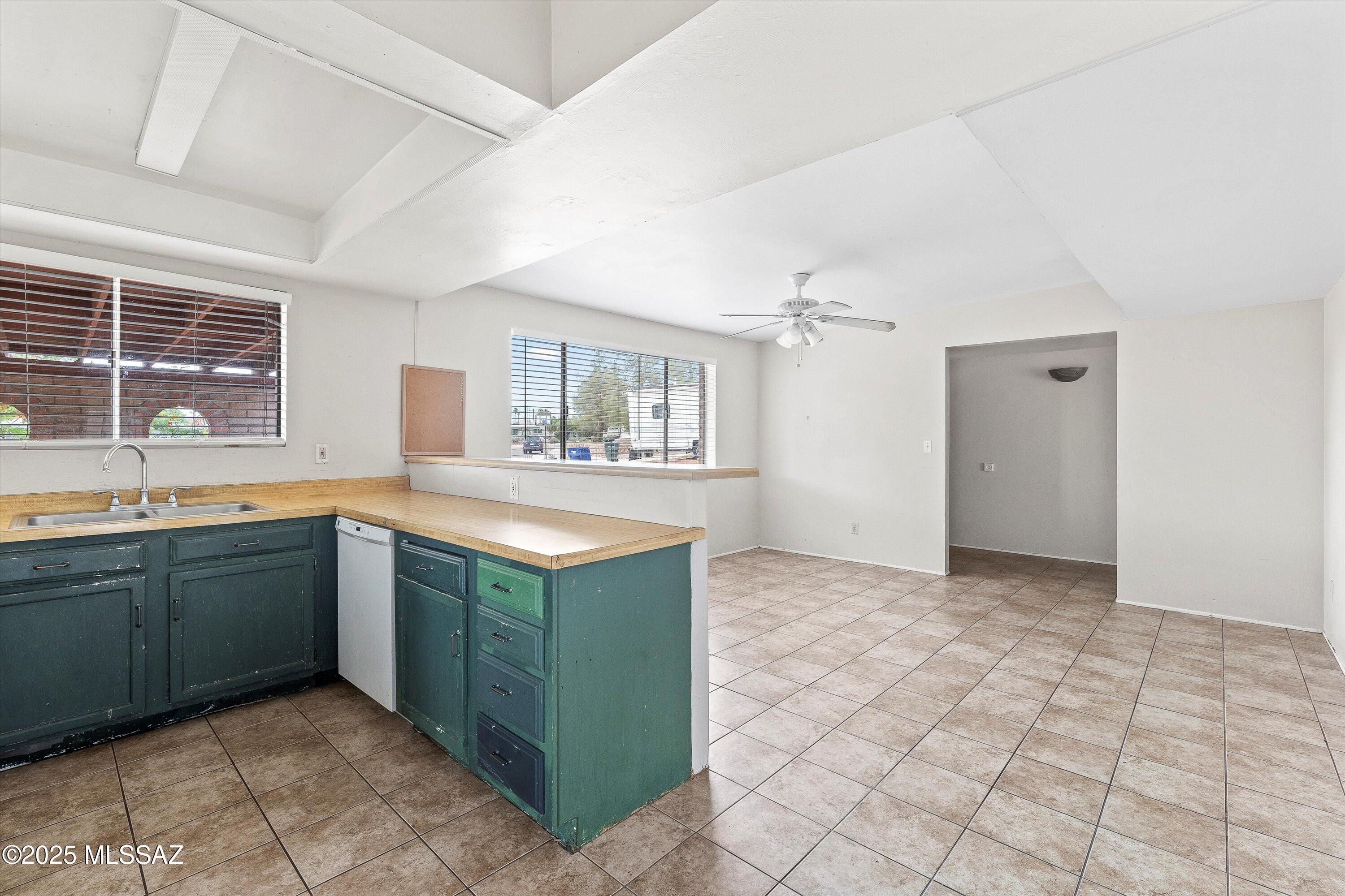 9436 East Stella Road Tucson, AZ 85730 - Photo 16 of 37 Gallery Image 16