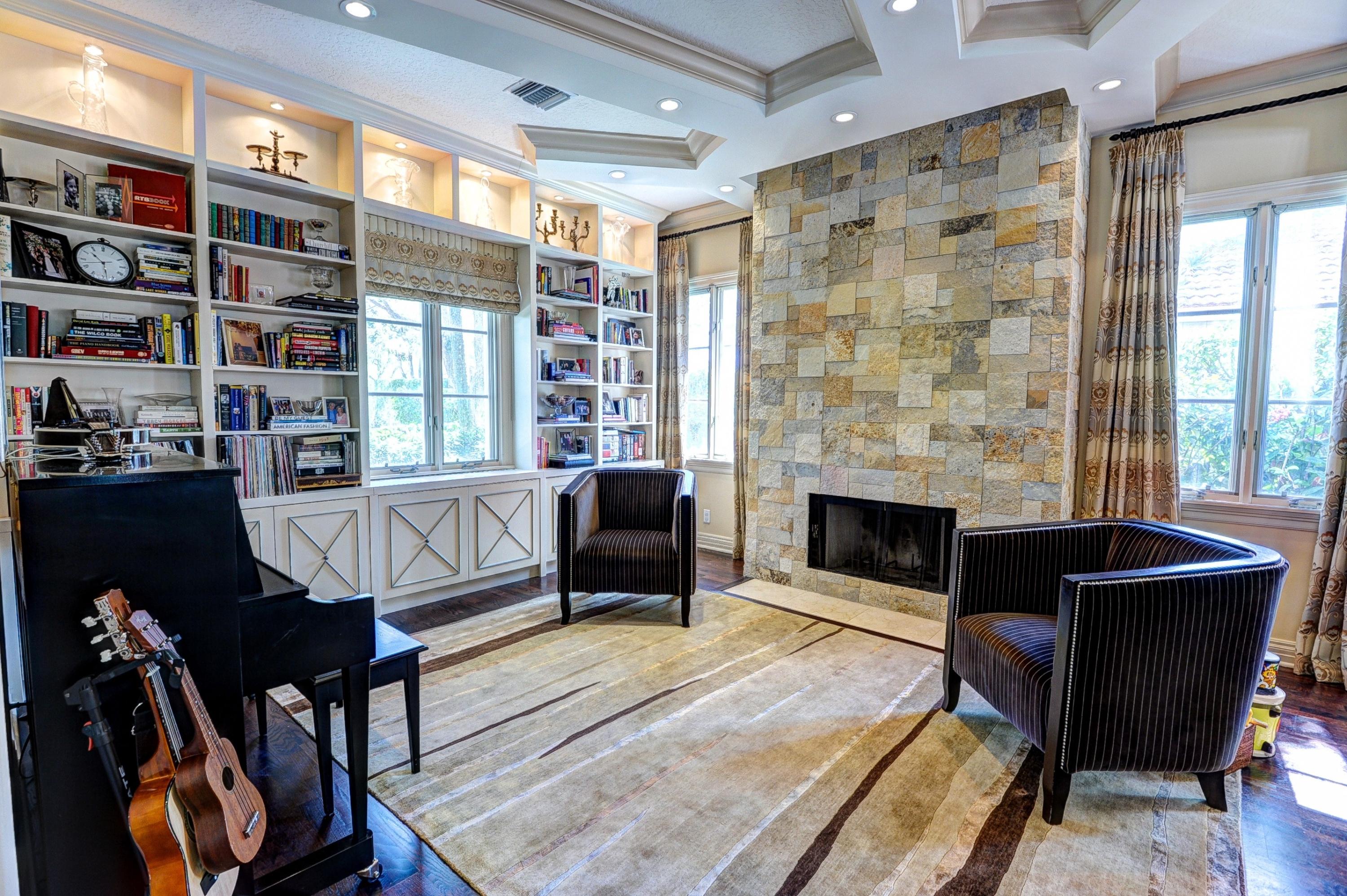 323 Northwest 9th Terrace Boca Raton, FL 33486 - Photo 12 of 40 012_Family Room