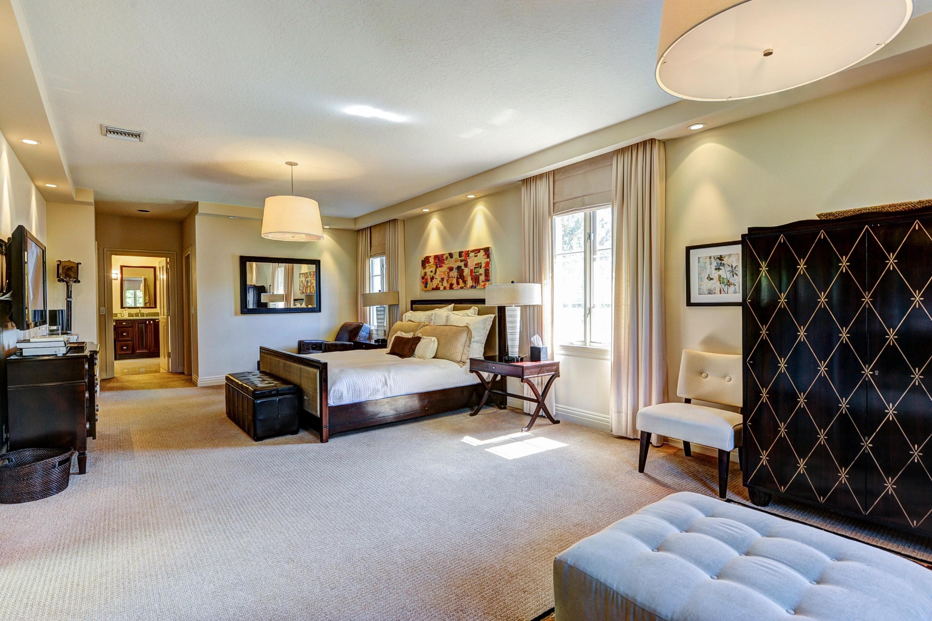 323 Northwest 9th Terrace Boca Raton, FL 33486 - Photo 26 of 40 026_Master Bedroom